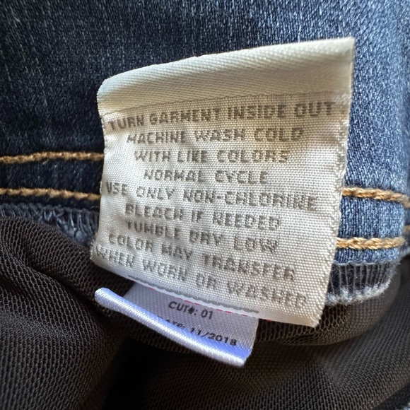 Classic Blue Women's Jeans - Picture 11 of 11